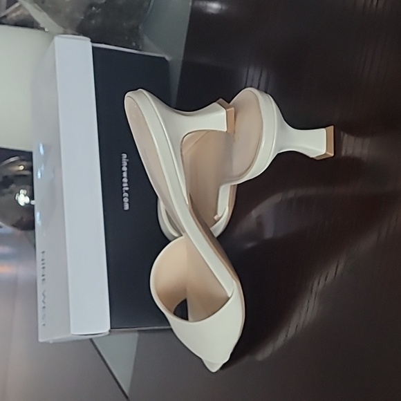 Nine West Women's Cream Mules - Picture 3 of 4